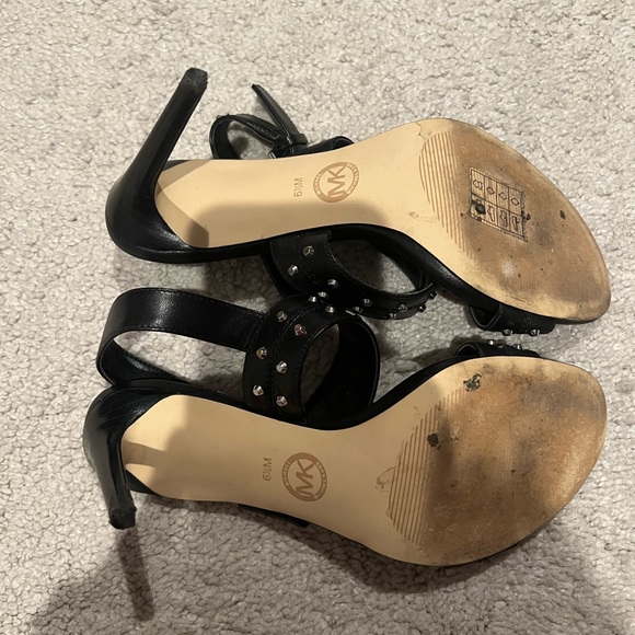 Michael kors sandals size 6.5 - Picture 2 of 3